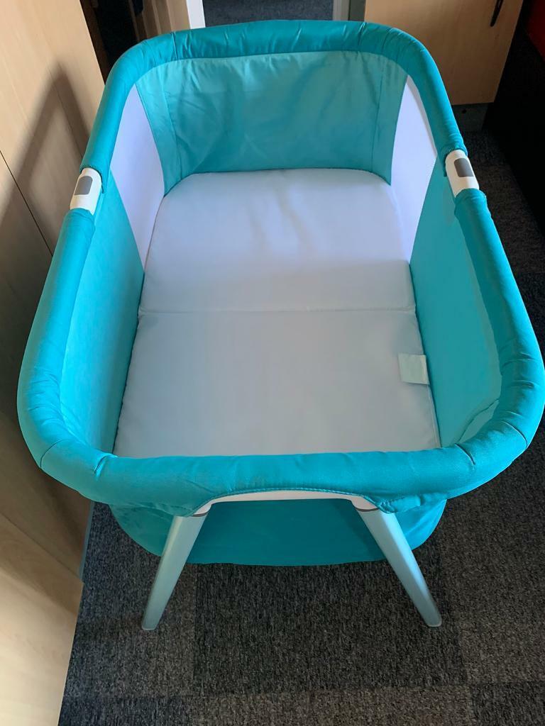 Chicco lullago travel crib  