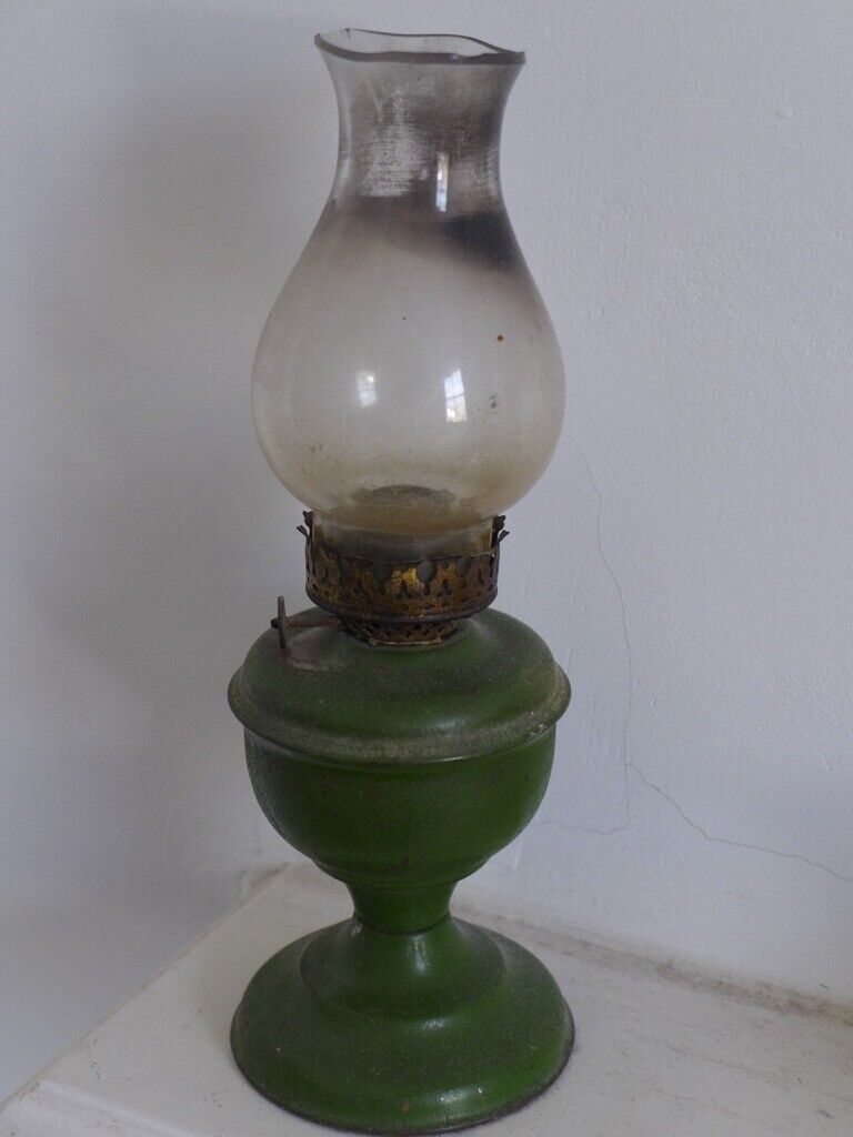 image for VINTAGE OIL LAMP. In as found condition 