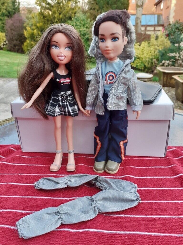 RARE Bratz Wintertime Wonderland Dolls DANA and KOBY from 2003