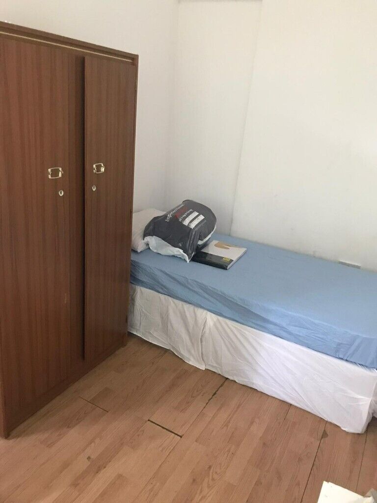*EMERGENCY ACCOMMODATION*SINGLE ROOM in WILLES ROAD B18***ALL DSS ACCEPTED***SEE DESCRIPTION***