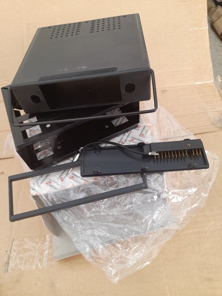 CLASSIC CAR RADIO SLIDE OUT MOUNT CASE