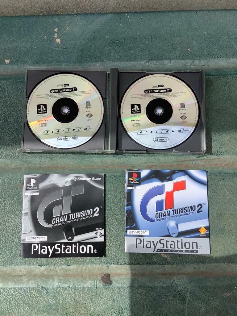 PlayStation one platinum gran turismo 2 has 2 dics