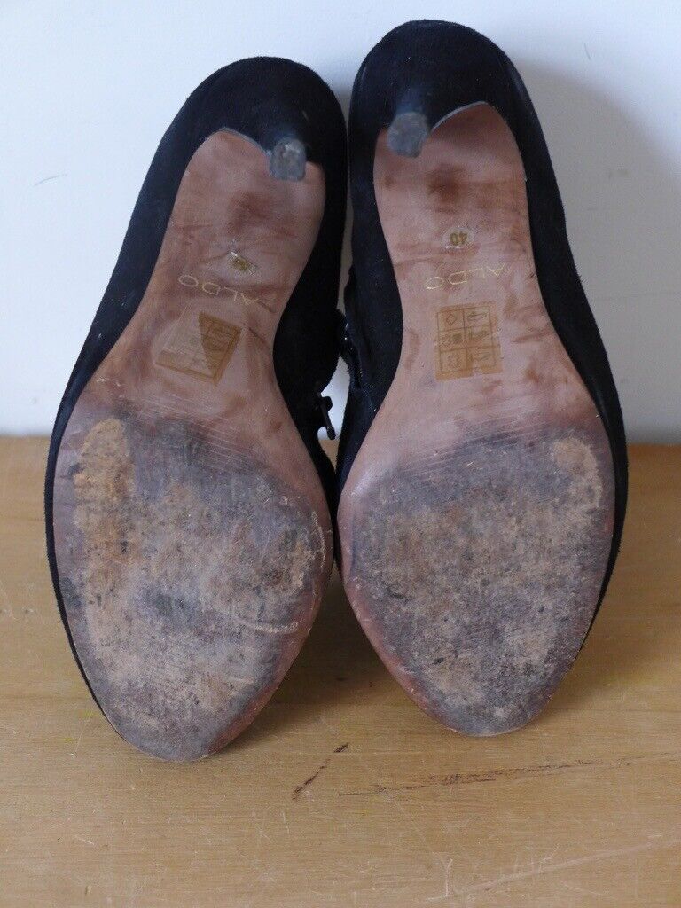 ALDO Black Suede Short Ankle Boots. Stiletto Heels. Size: EU 40, UK 7. Very clean and smart.