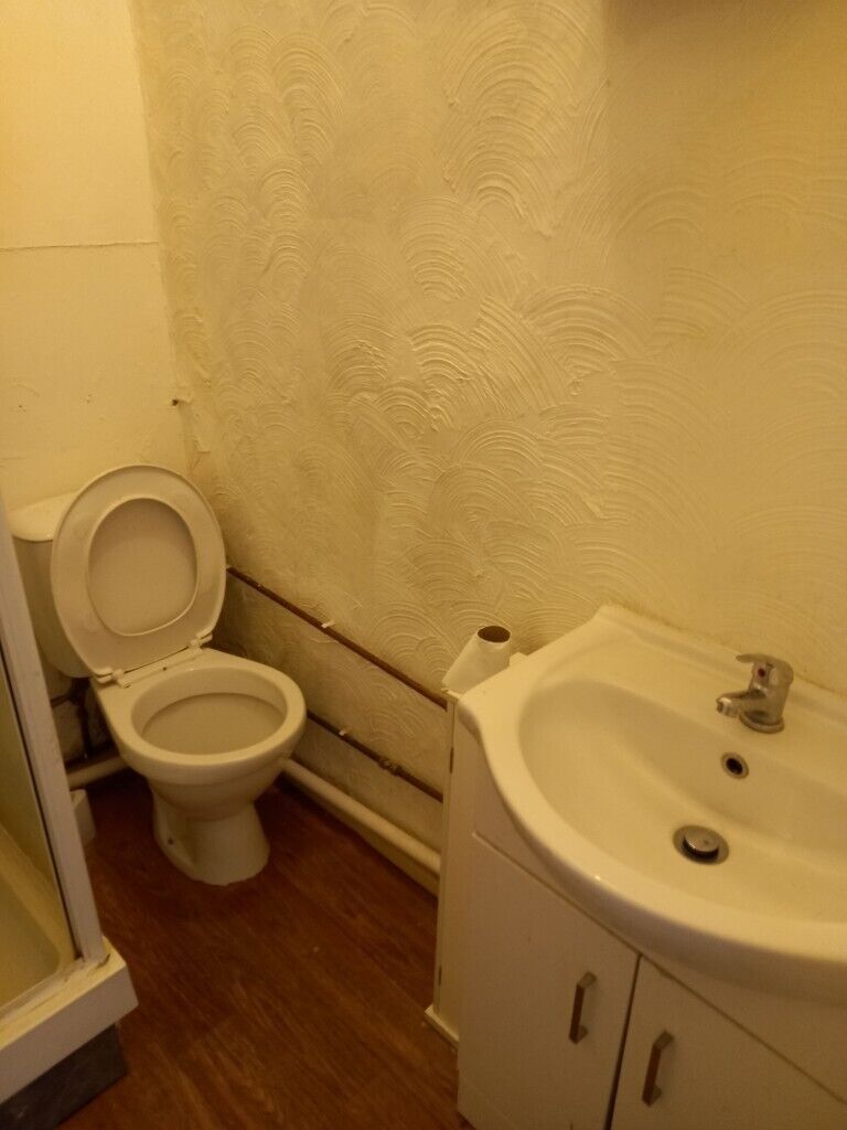 **LET BY**47A UTTOXETER ROAD** 1 BEDROOM**LONGTON**NO DEPOSIT** DSS ACCEPTED**BILLS INCLUDED**