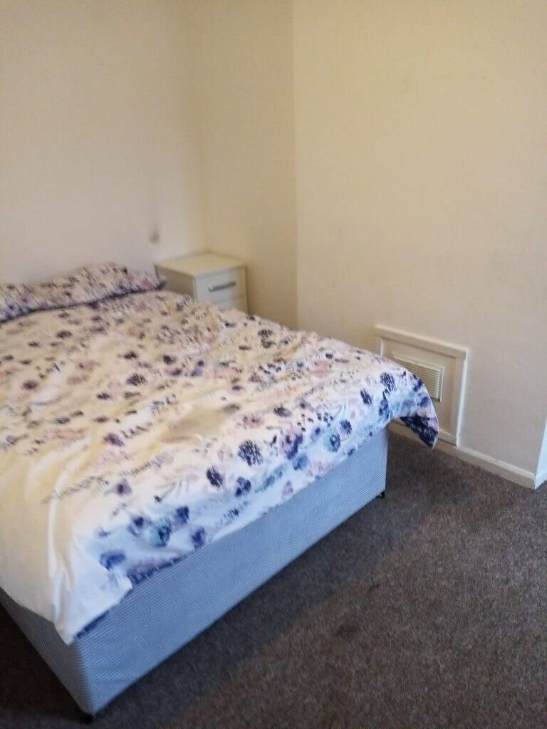image for **HOMELESS ACCOMMODATION**DOUBLE ROOM in PRESTON ROAD B18***ALL DSS ACCEPTED***SEE DESCRIPTION***