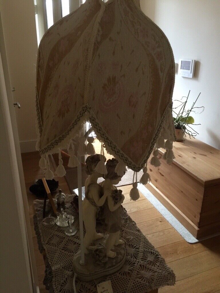  THE ACADEMY COLLECTION TABLE LAMP OF A BOY AND GIRL