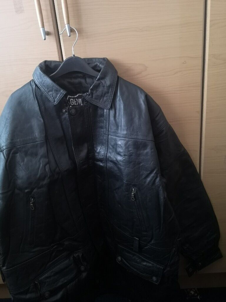 Men's long length leather jacket (brand new) size L in black colour.