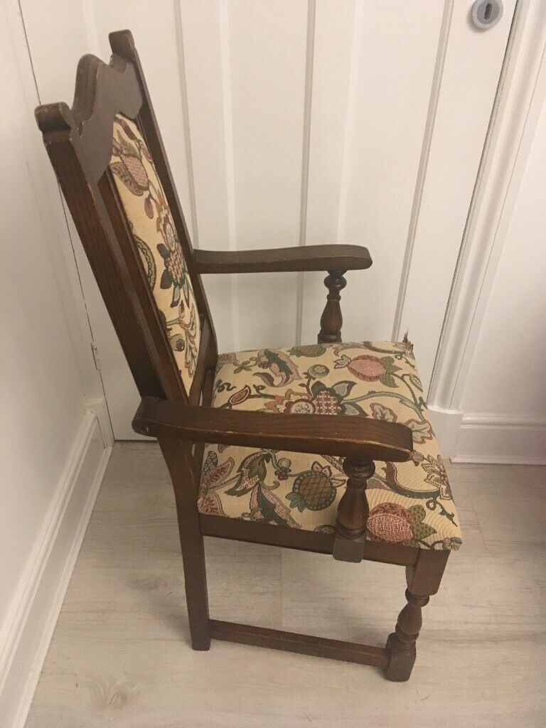 Old Charm Carver Chair