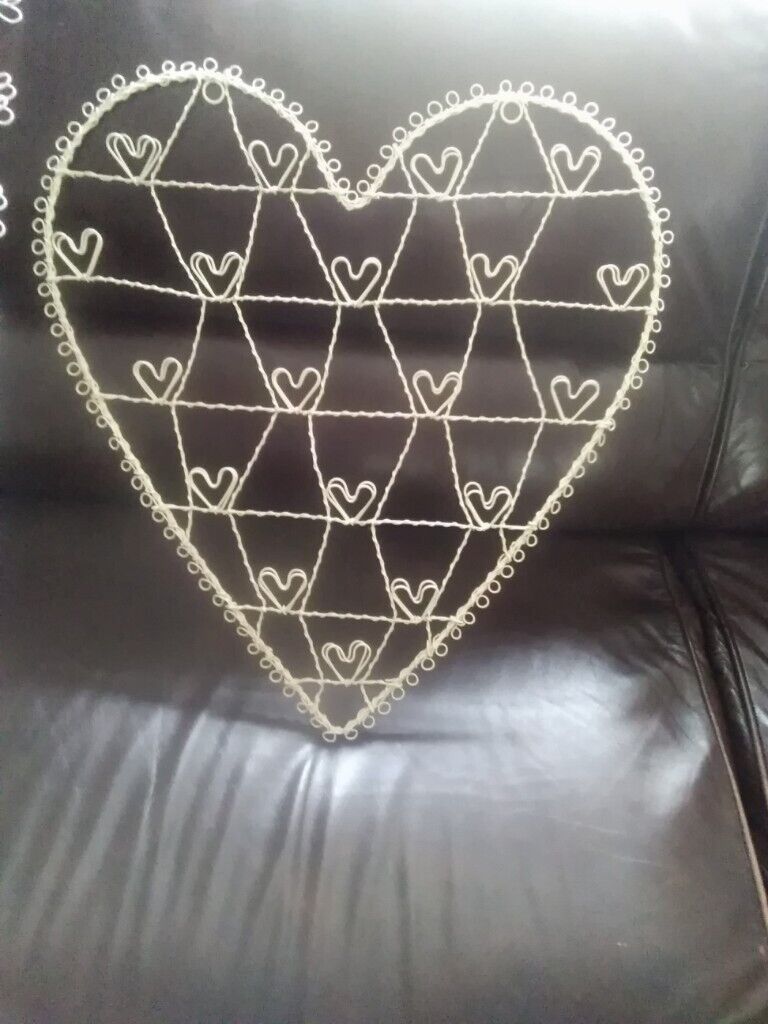 image for Metal Hanging Heart for Jewellery/memorabilia items 