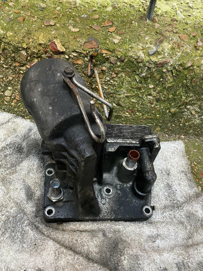 VW TOUAREG T5 2.5 TDI OIL COOLER & HOUSING 070115389D