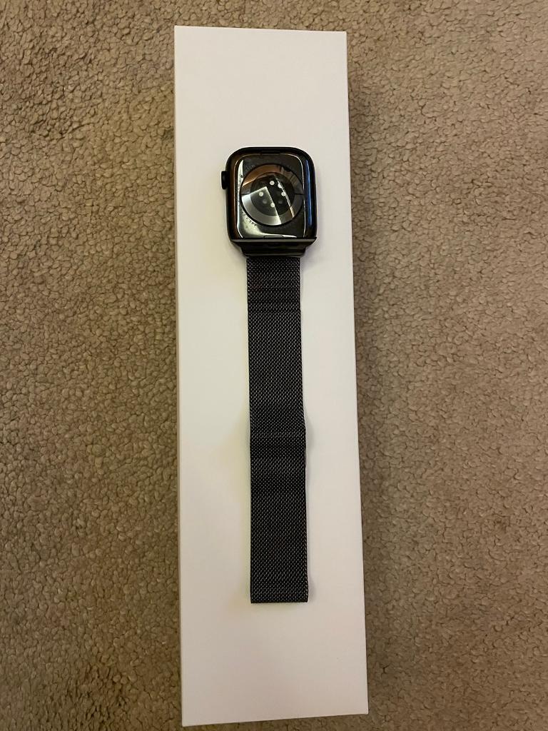 Apple Watch Series 8 GPS, 45mm Midnight Aluminium Case