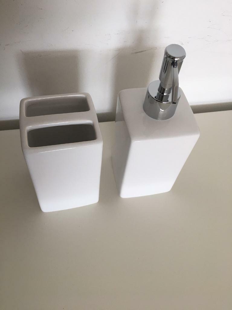 M&S toothbrush/ pump set- new x 2 sets