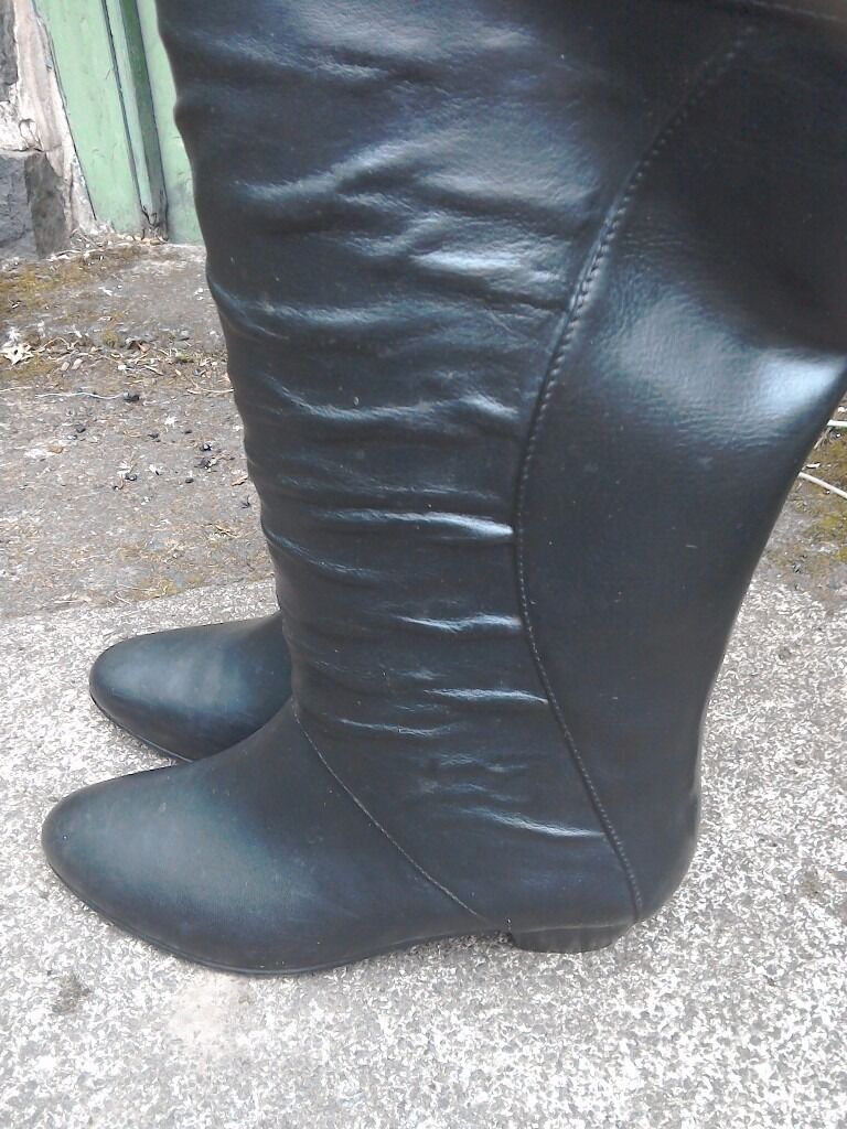Dafna tandem Ladies boots size 7 but would fit 6. Black. Worn once.