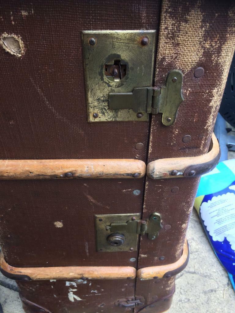VINTAGE STEAMER TRUNK ANTIQUE STORAGE CHEST