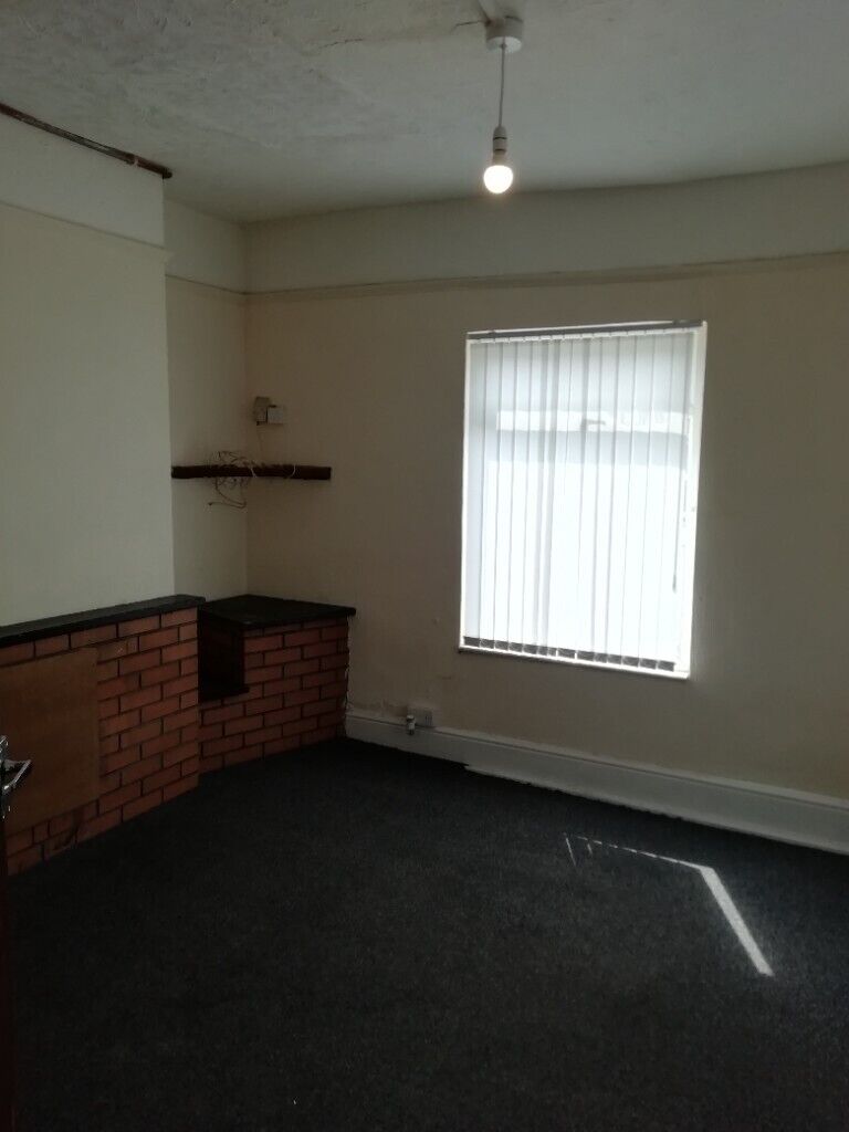 **TO LET** 1 BEDROOM APARTMENT**NORTH ROAD**DSS ACCEPTED**NO DEPOSIT