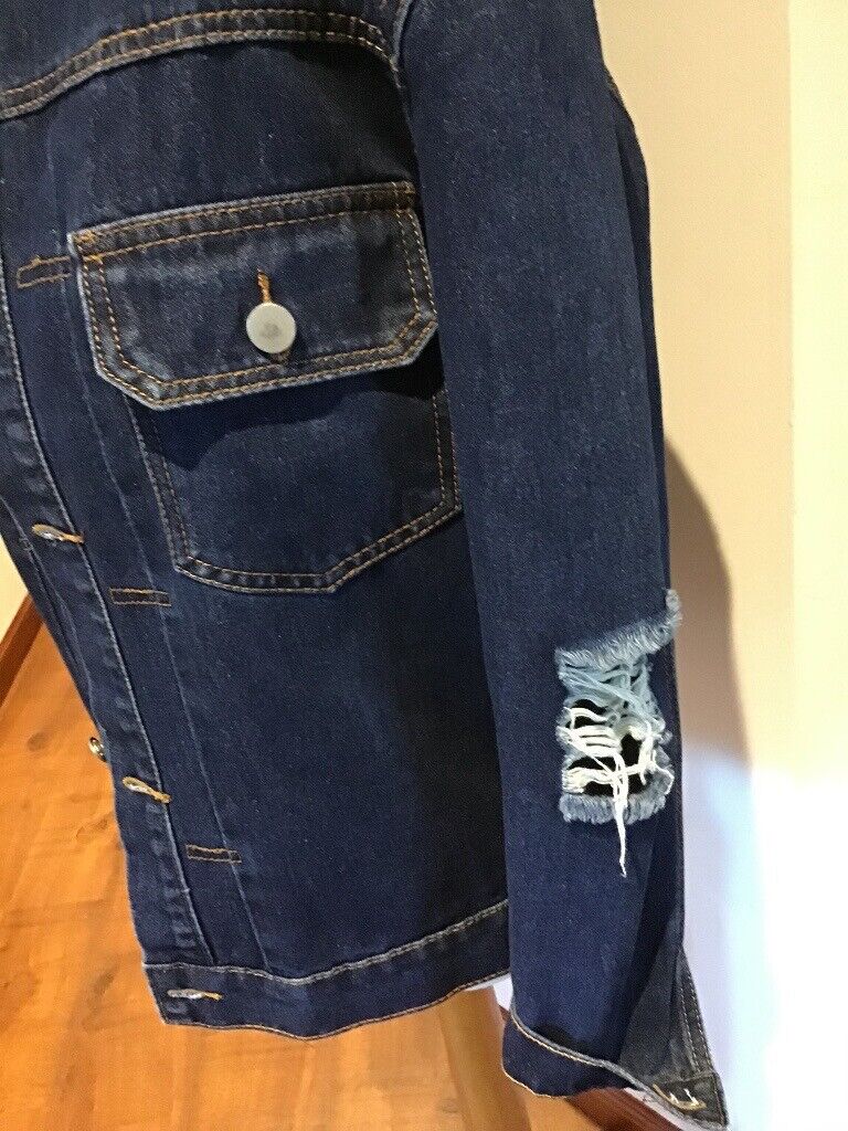 MOMOKROM LADIES DENIM JACKET WITH RIPPED EFFECT - SIZE  SMALL