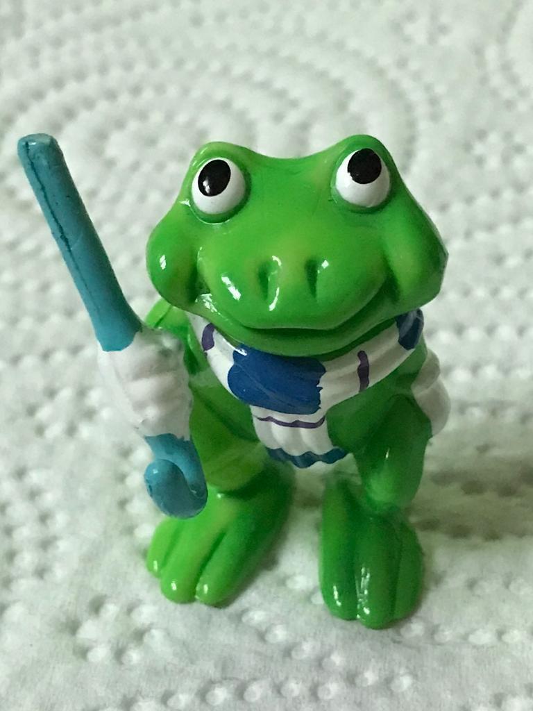 Kinder Surprise Ranopla Frog Figures