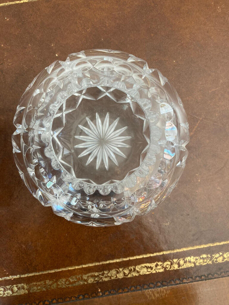 Beautiful Vintage 5.1/4 inch x 4.1/2 inch dia Lead Crystal Cut Glass Vase Ball (ref G32)