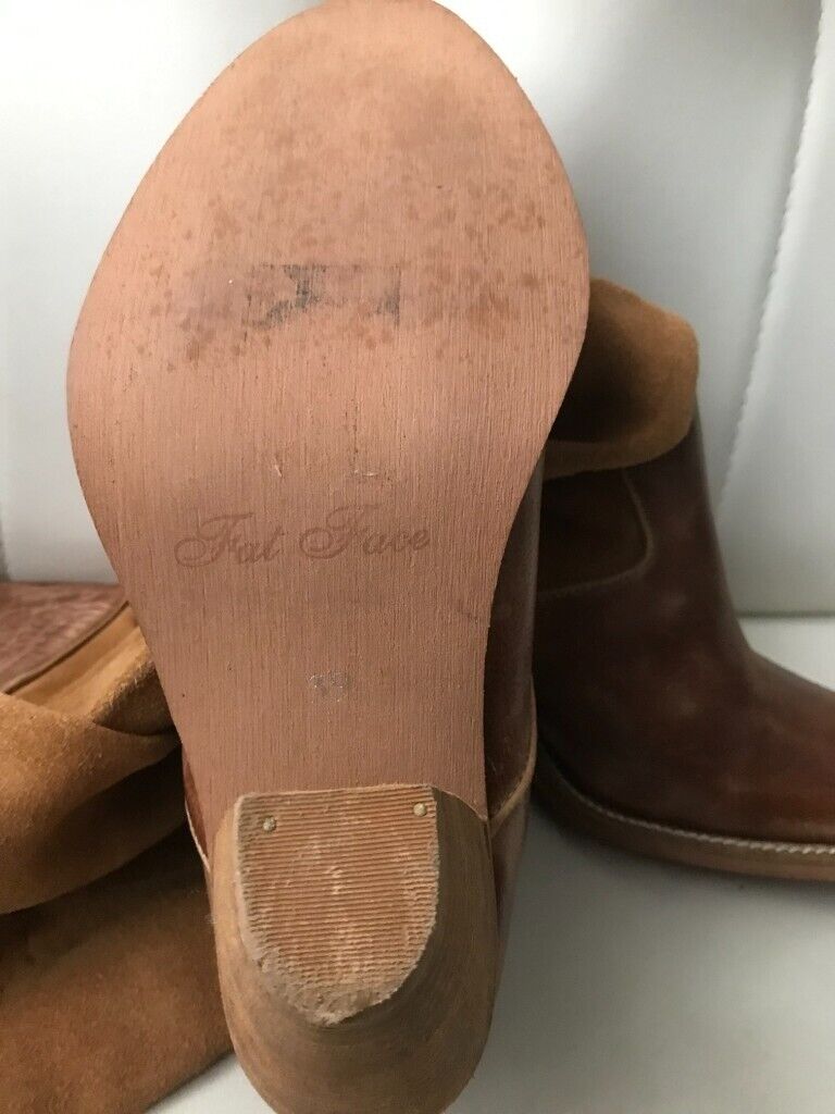 LONG BOOTS