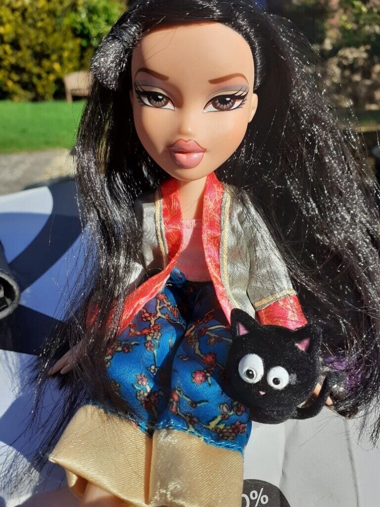 BRATZ Rare Jade Sleep-0ver Doll with small Petz 2006