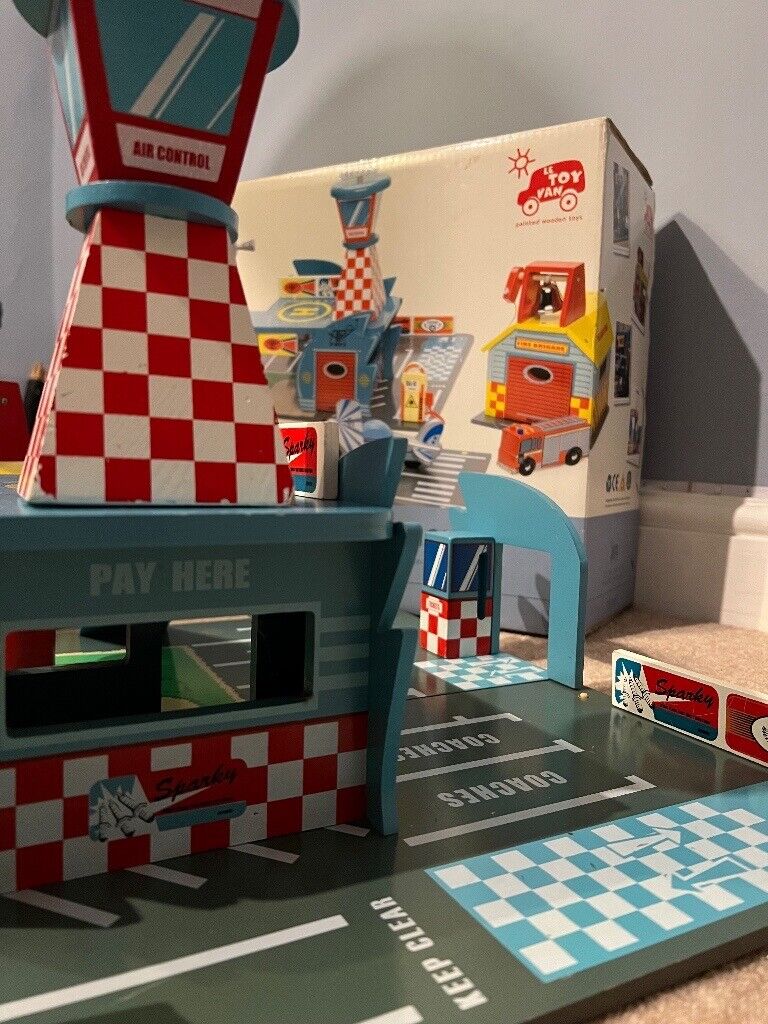 Le Toy Van International Air Show
