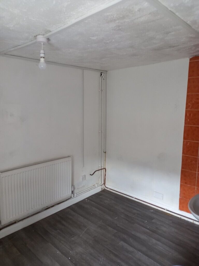 **TO LET** 1 BEDROOM APARTMENT**NORTH ROAD**DSS ACCEPTED**NO DEPOSIT **
