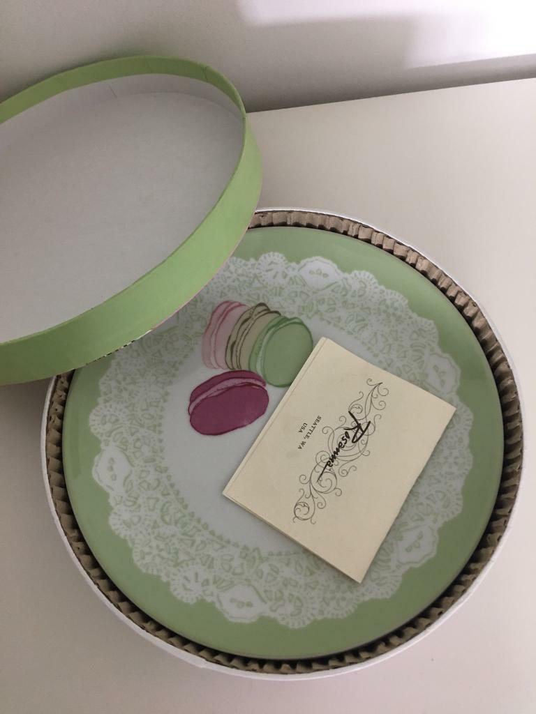 Vintage/shabby chic dessert plate set- new