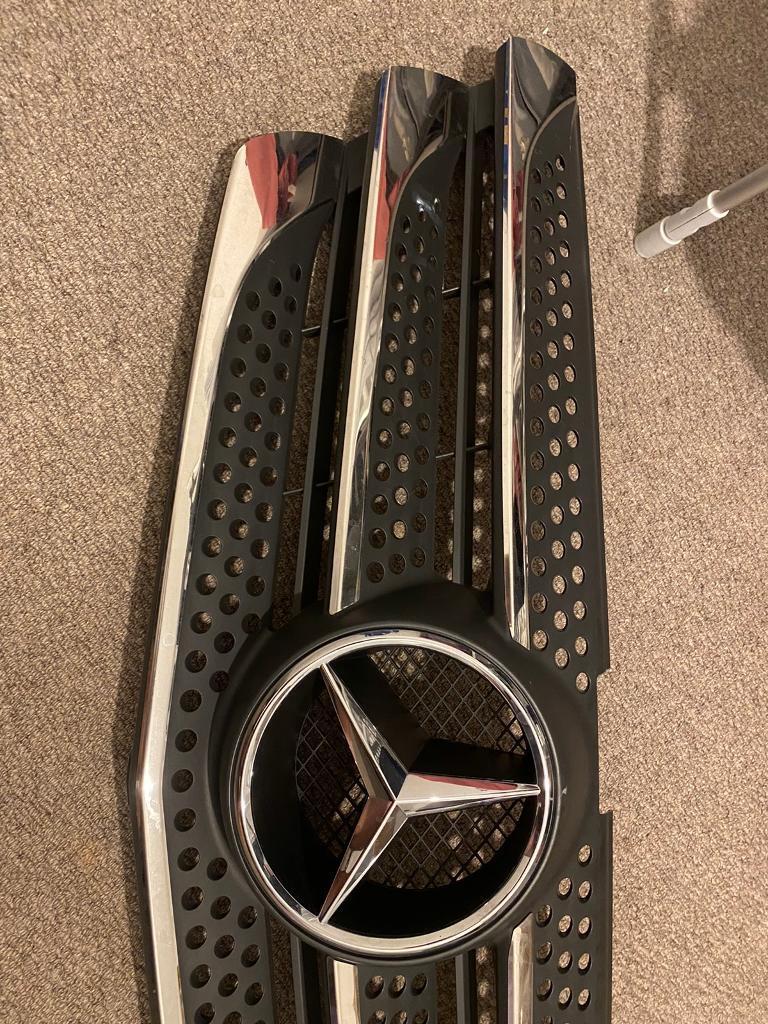 Front grill Mercedes Vito w447