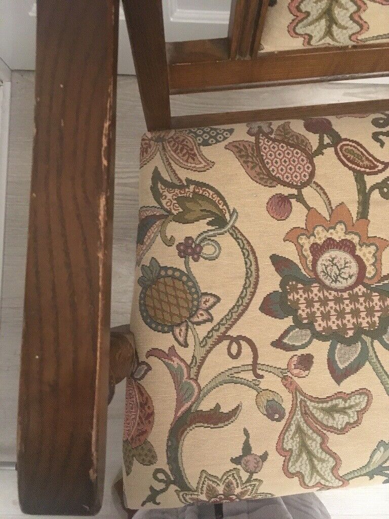 Old Charm Carver Chair
