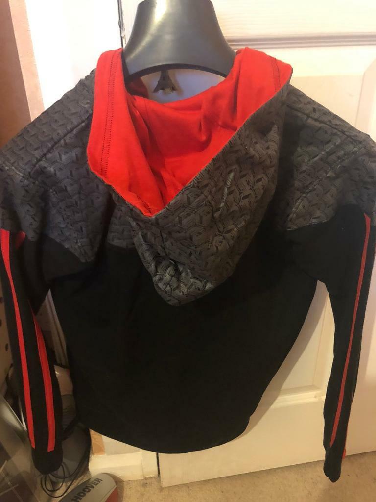 Brand new 11/12 boys hoodie jumper
