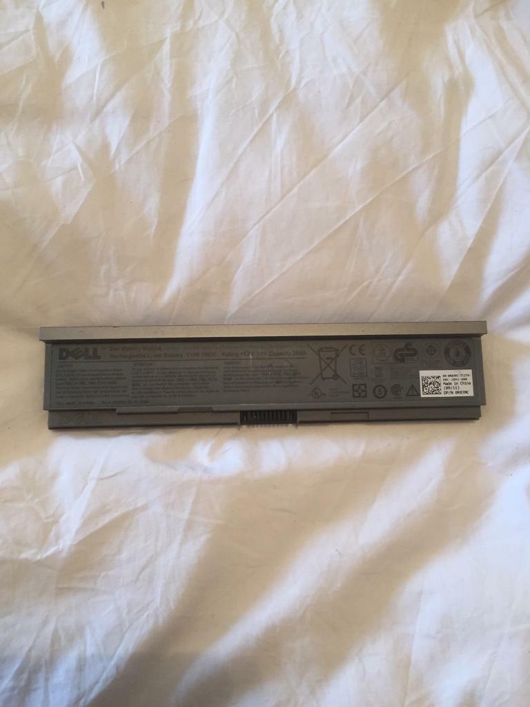 3 x Laptop Batteries/ Dell & Toshiba