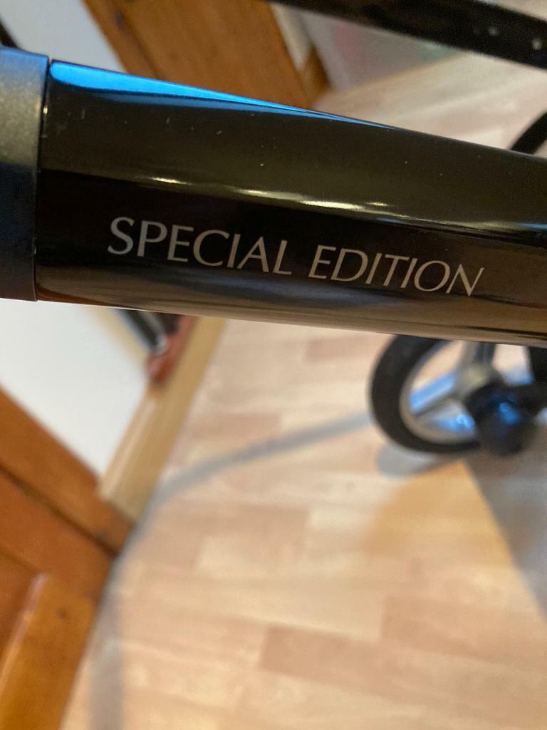 Silver Cross Surf 2 limited edition travel system