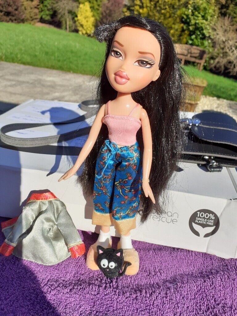 BRATZ Rare Jade Sleep-0ver Doll with small Petz 2006