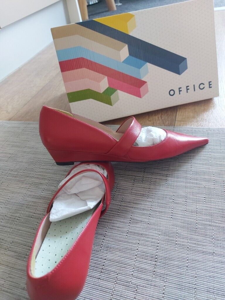 RED SHOES ,,