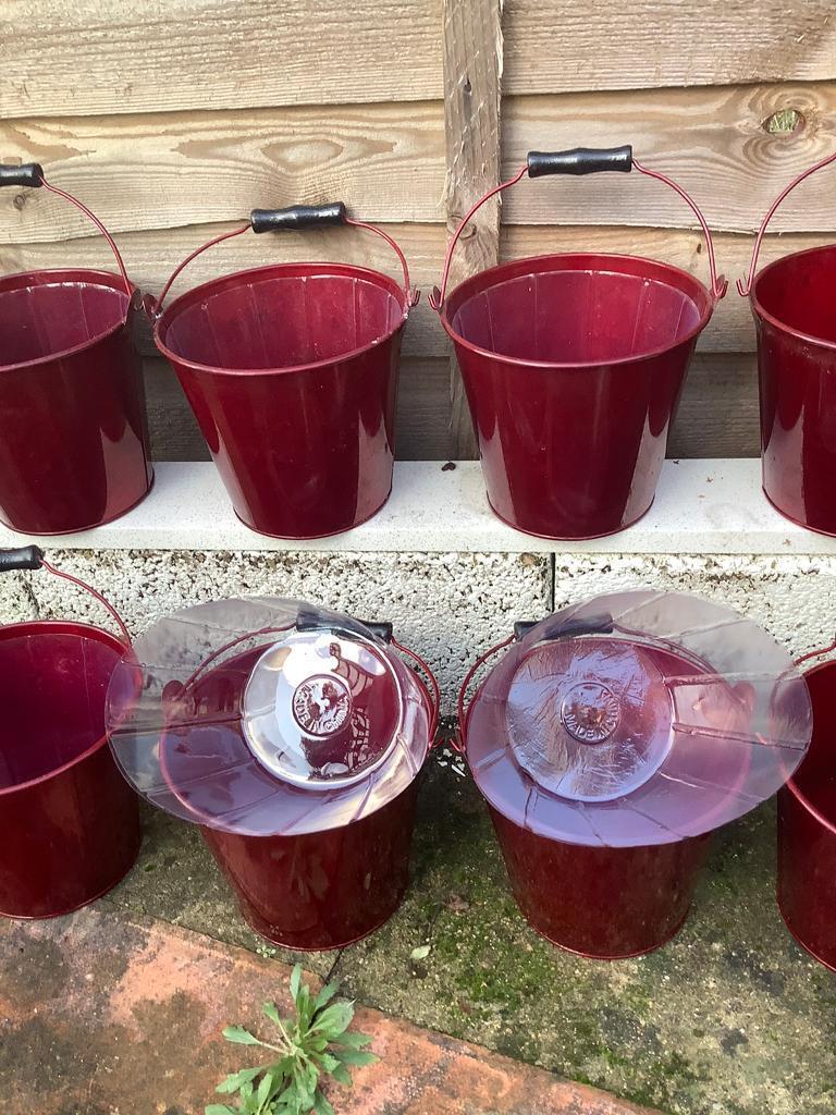 Calipsa Zinc Red Bucket With Flexible Handles 