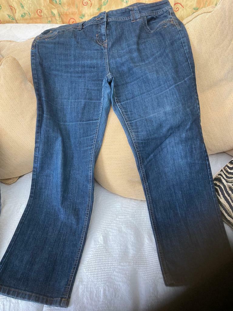 Ladies jeans size12 14 16