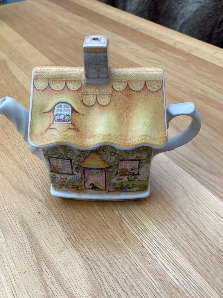image for Vintage  tea pot Sadler rose garden
