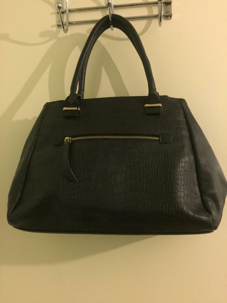 LADIES HAND OR SHOULDER BAG 