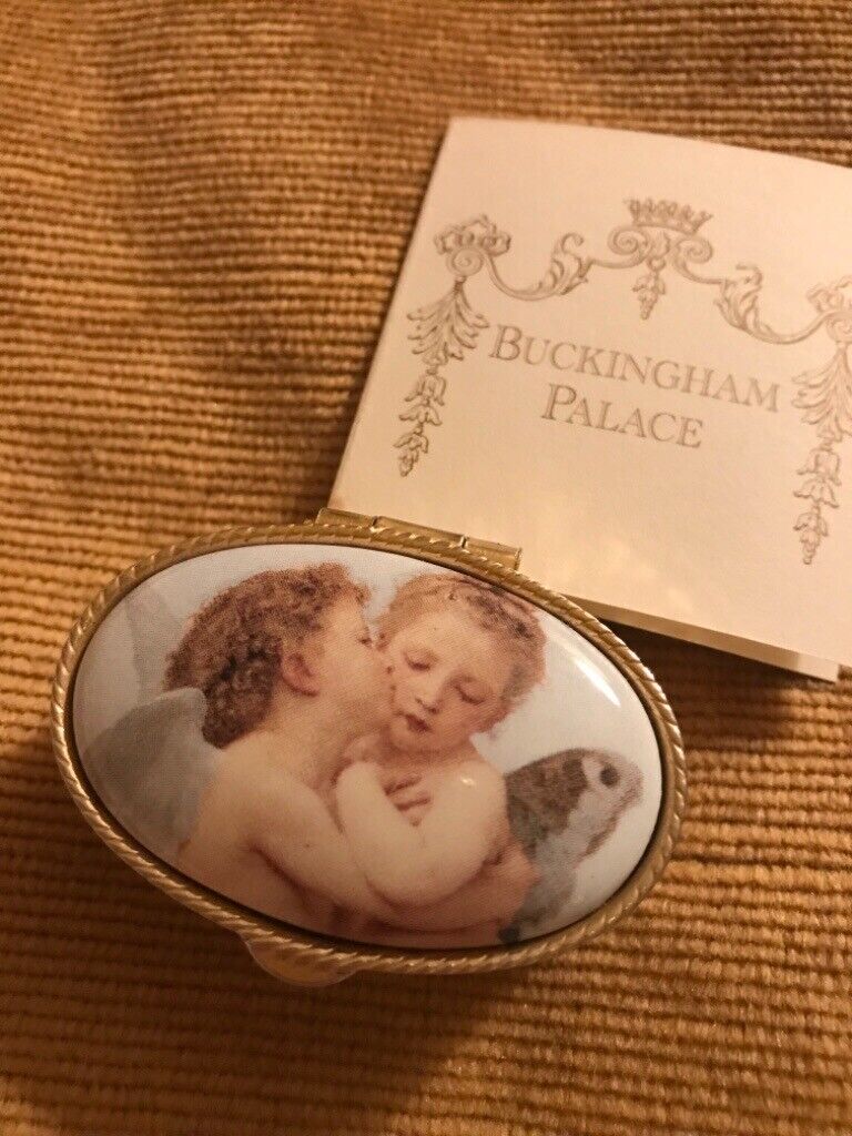 image for Pill-box depicts Cupid & Psyche. Royal Collection