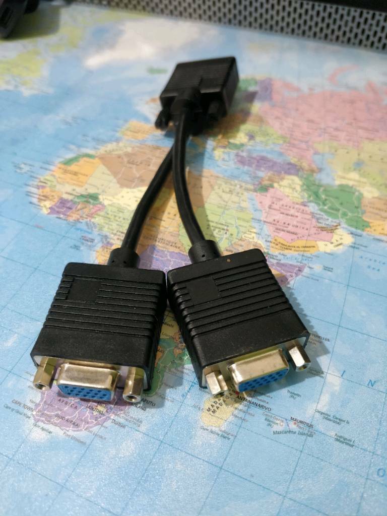 VGA Y-Splitter Cable (Male to 2x Female)