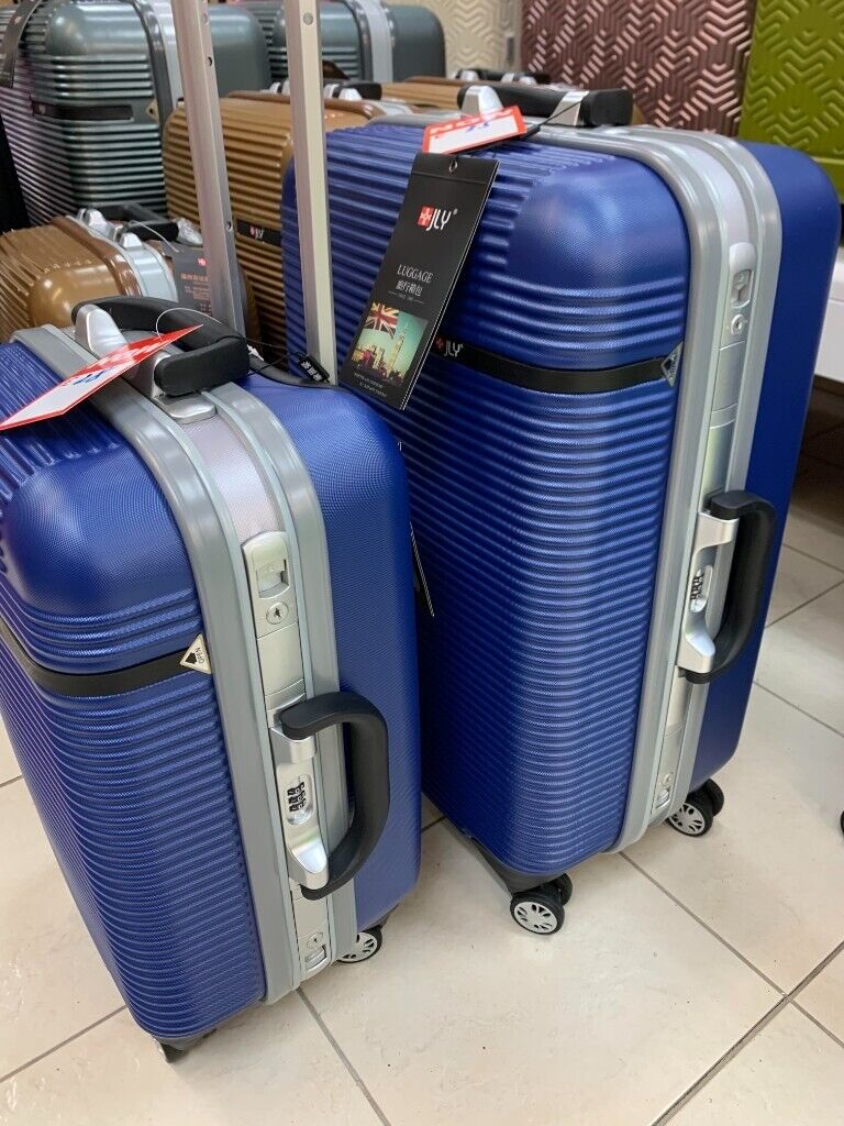 Big offer wholesale price to Public, brand new hard shell suitcase for 24&20; two pieces only ￡35