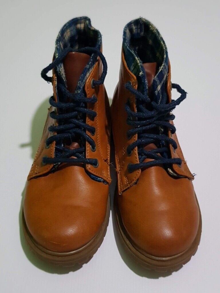 Boys Winter Boots size 2 UK