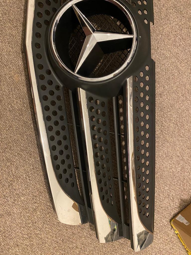 Front grill Mercedes Vito w447