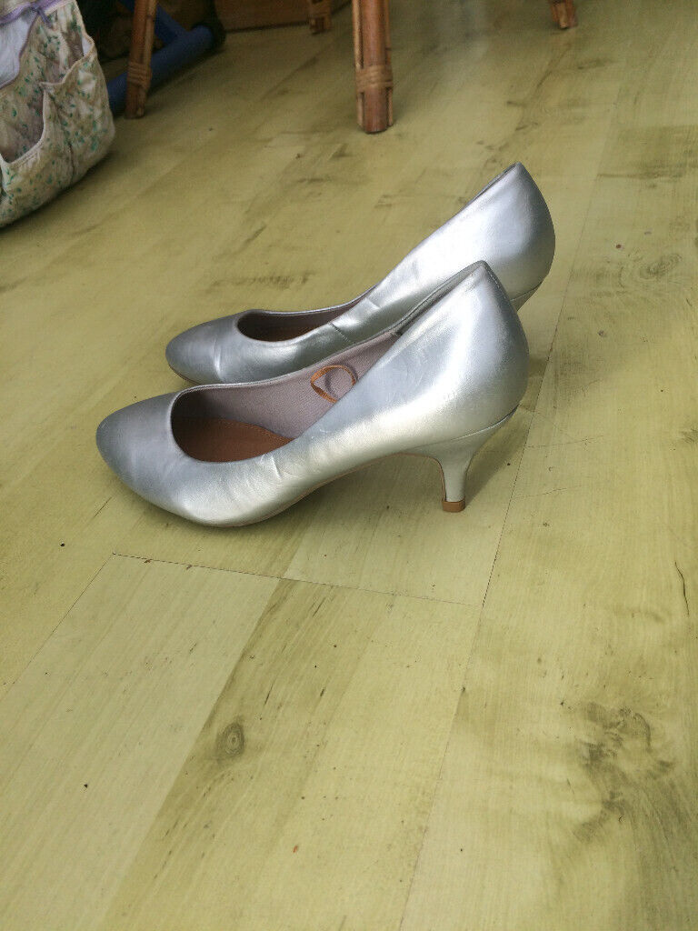 Beautiful  silver shoes size 5.5/6 never worn; also other silver shoes,