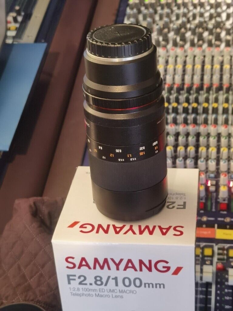 Samyang / Rokinon 100mm Macro lens in original Box. Fuji Mount 