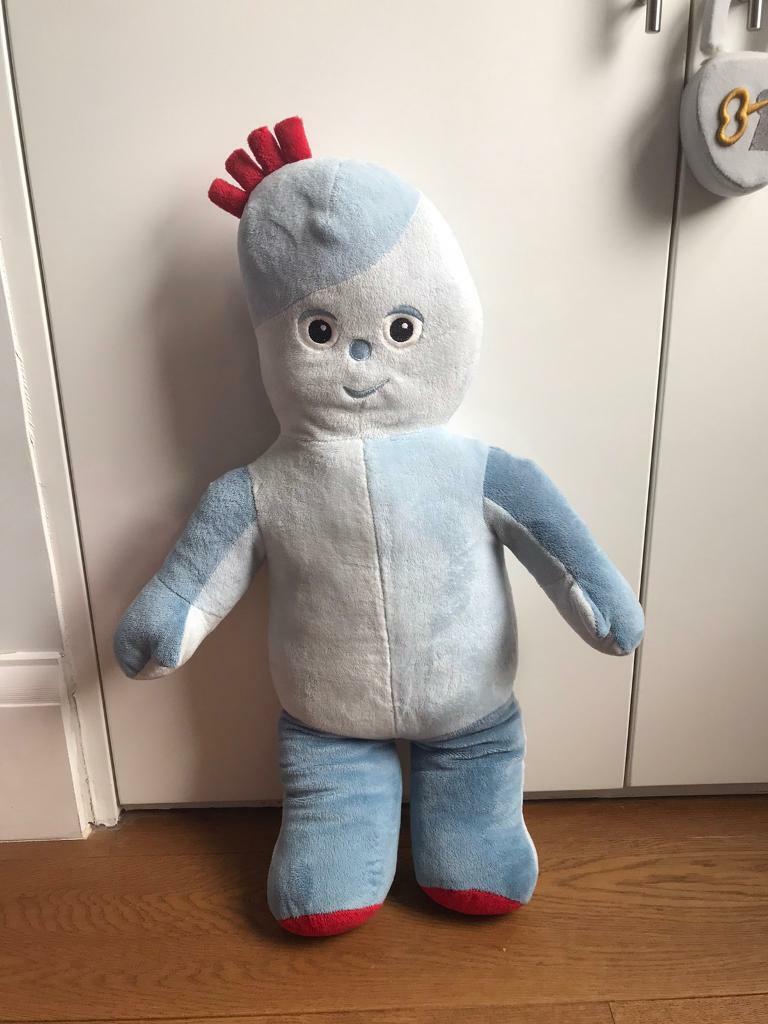 In the night garden Giant Makka Pakka and Iggle Piggle soft toys