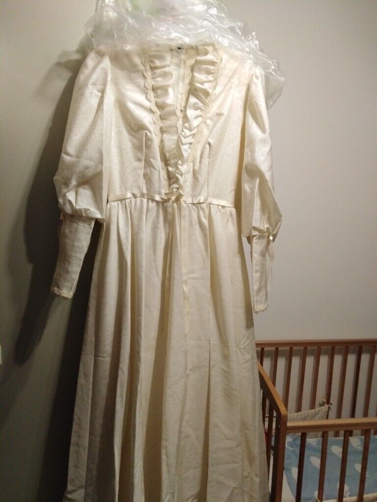image for ivory taffetta wedding dress