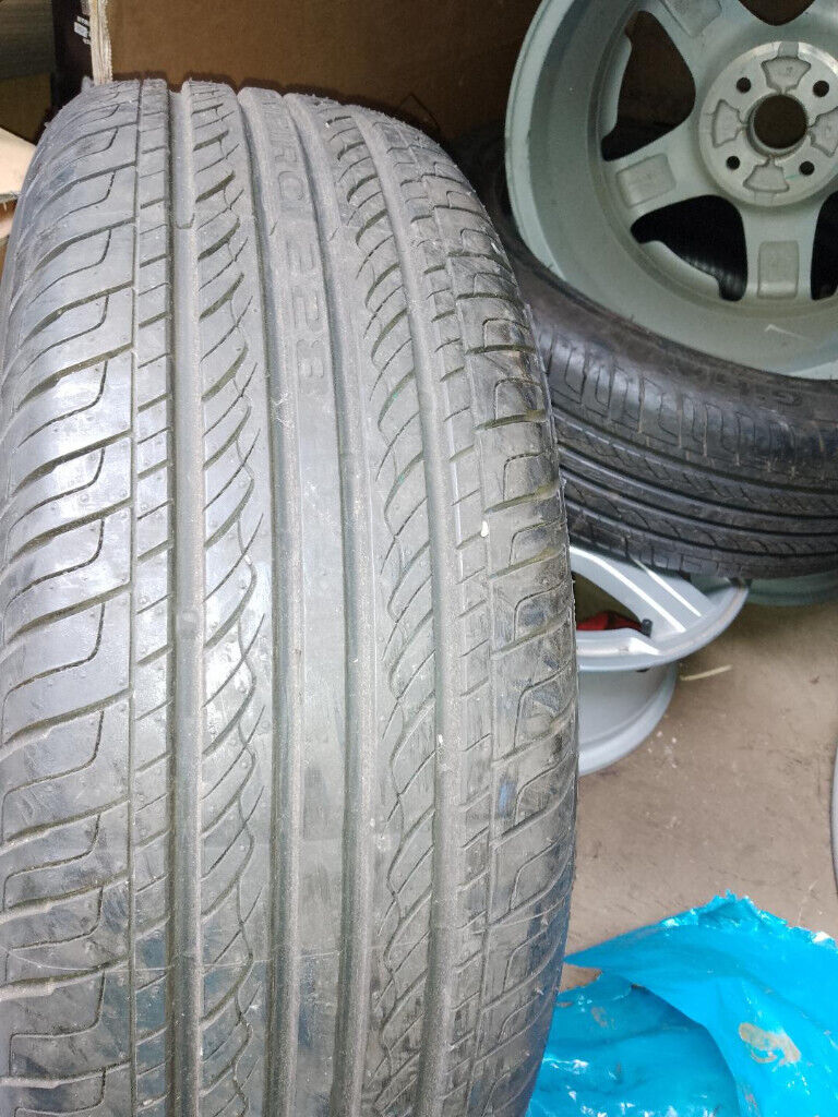 NEW OLD STOCK 195 55 16 TYRES 