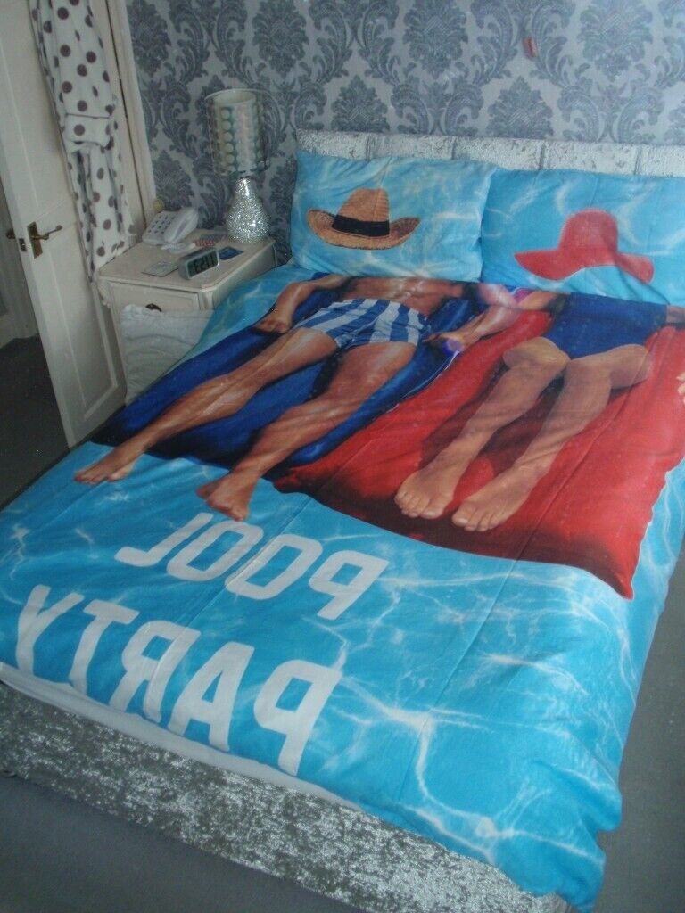 Pool Party Funny Double Duvet Set with 2 Pillow Cases