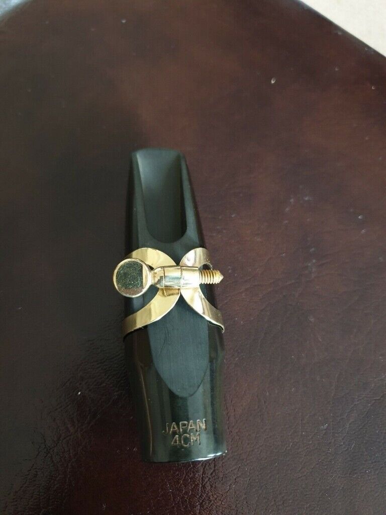 image for YAMAHA CUSTOM 4CM Alto Sax Mouthpiece With ligature